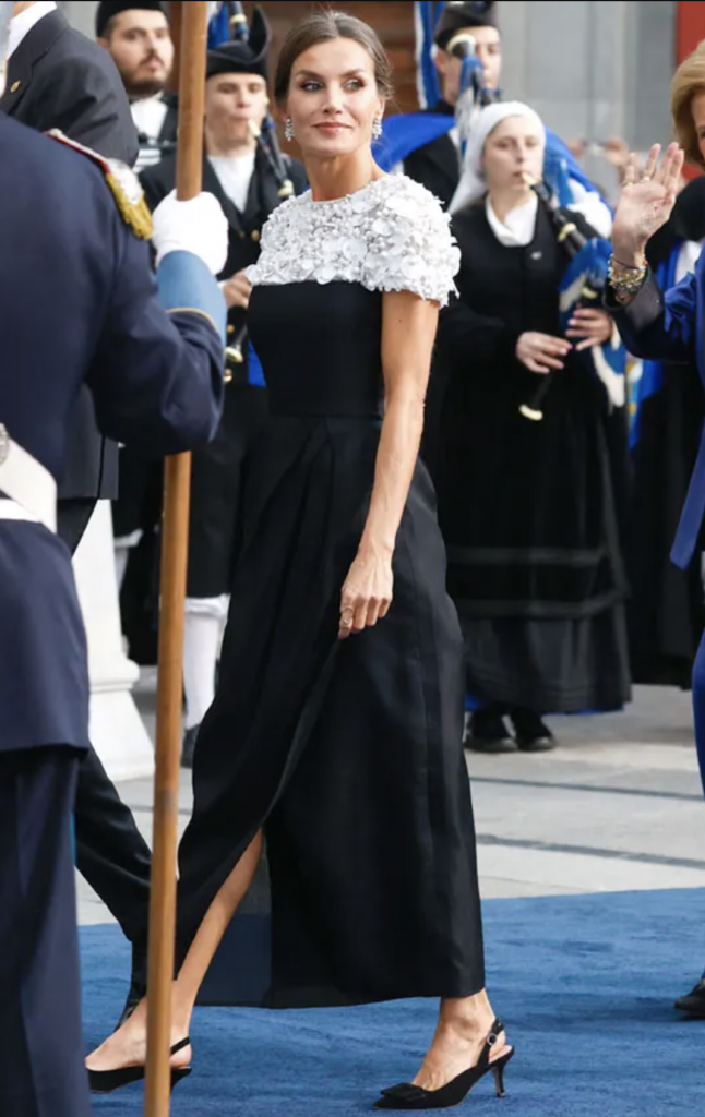 La Reina Letizia con zapatos de Isabel Abdo
