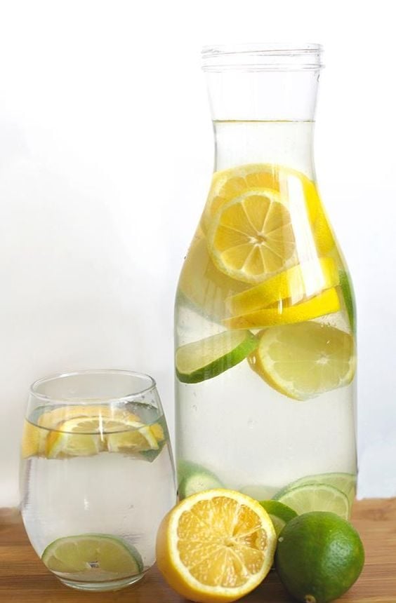 agua con limón