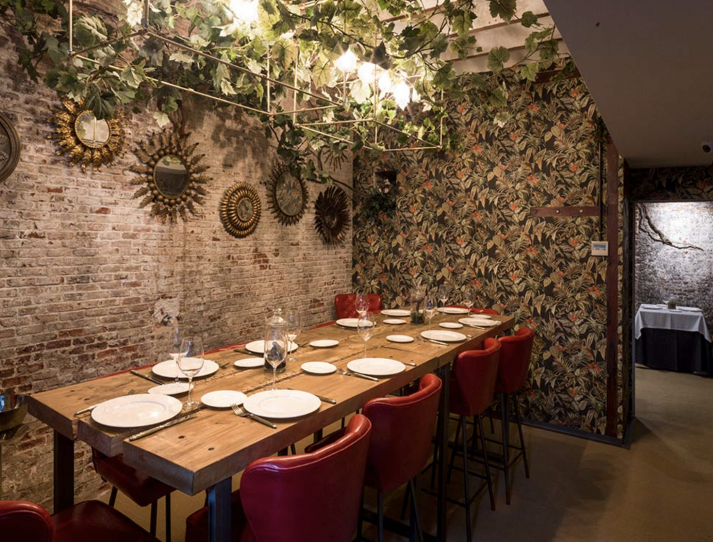 Interior del restaurante Olmo