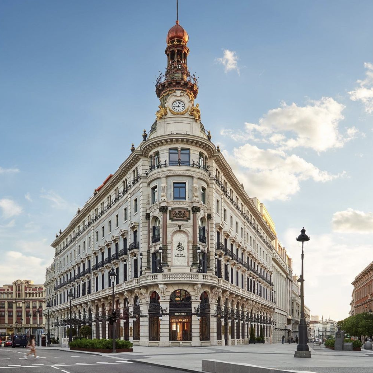 La fachada de Four Seasons Madrid