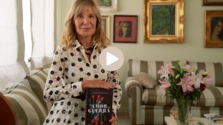 Pilar Eyre nos presenta en su casa su nueva novela y se confiesa: «Sí, puede que quizás valga más aún por lo que callo»