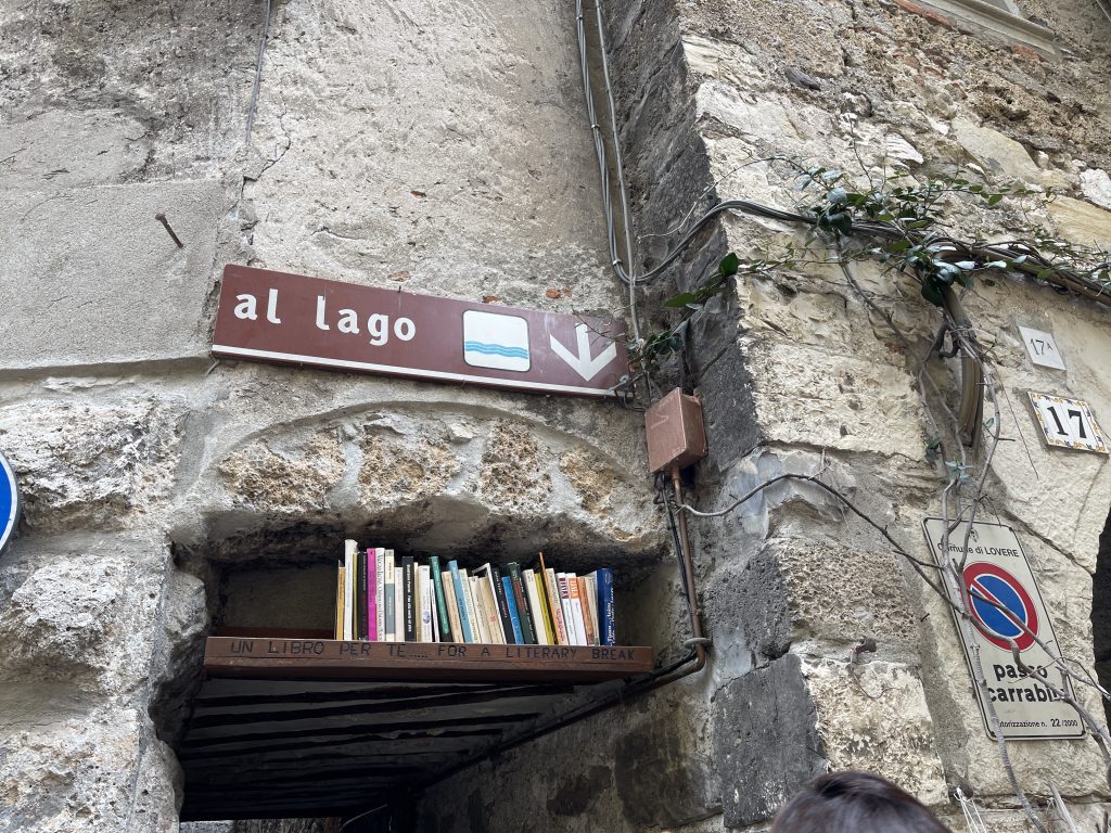 Pasaje al Lago de Iseo en Lóvere, Italia