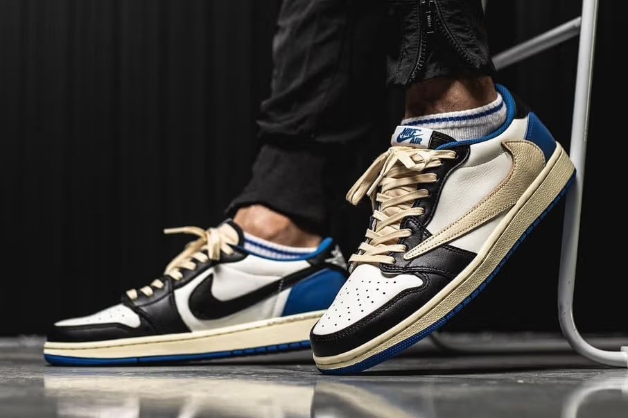 Jordan 1 Low Fragement x Travis Scott