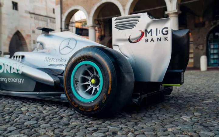 Mercedes F1 W04
