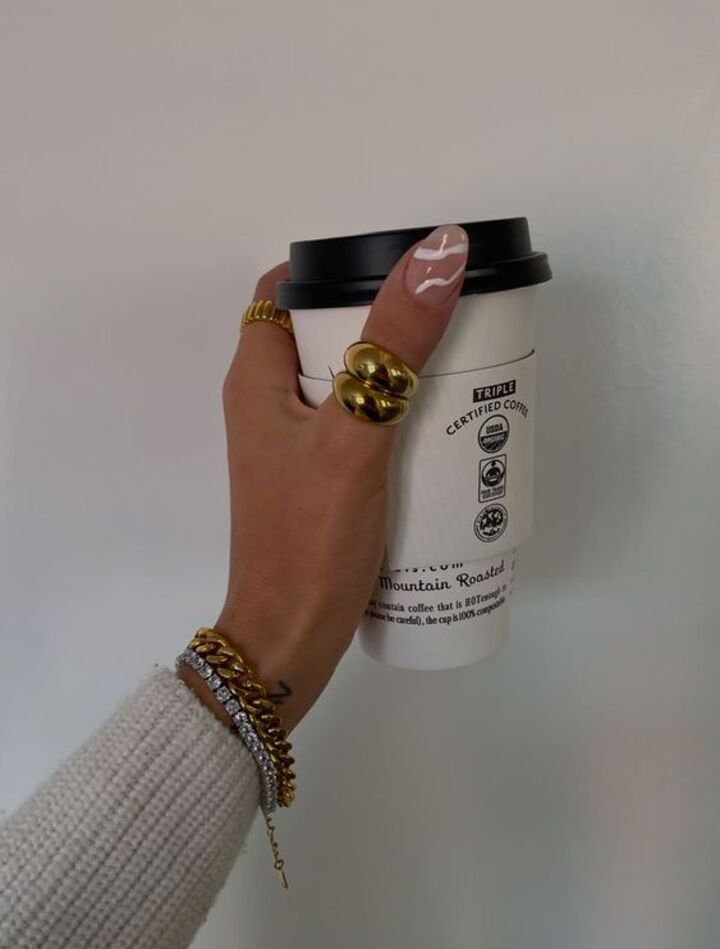 Café con anillo de oro