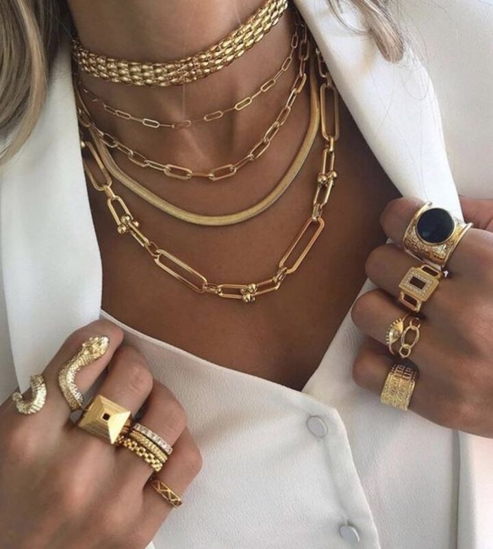 Mujer camisa, anillos de oro