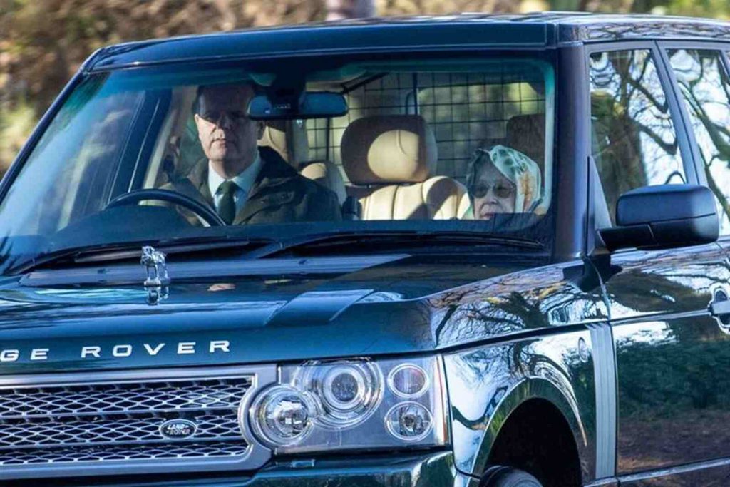 Reina Isabel II Land Rover
