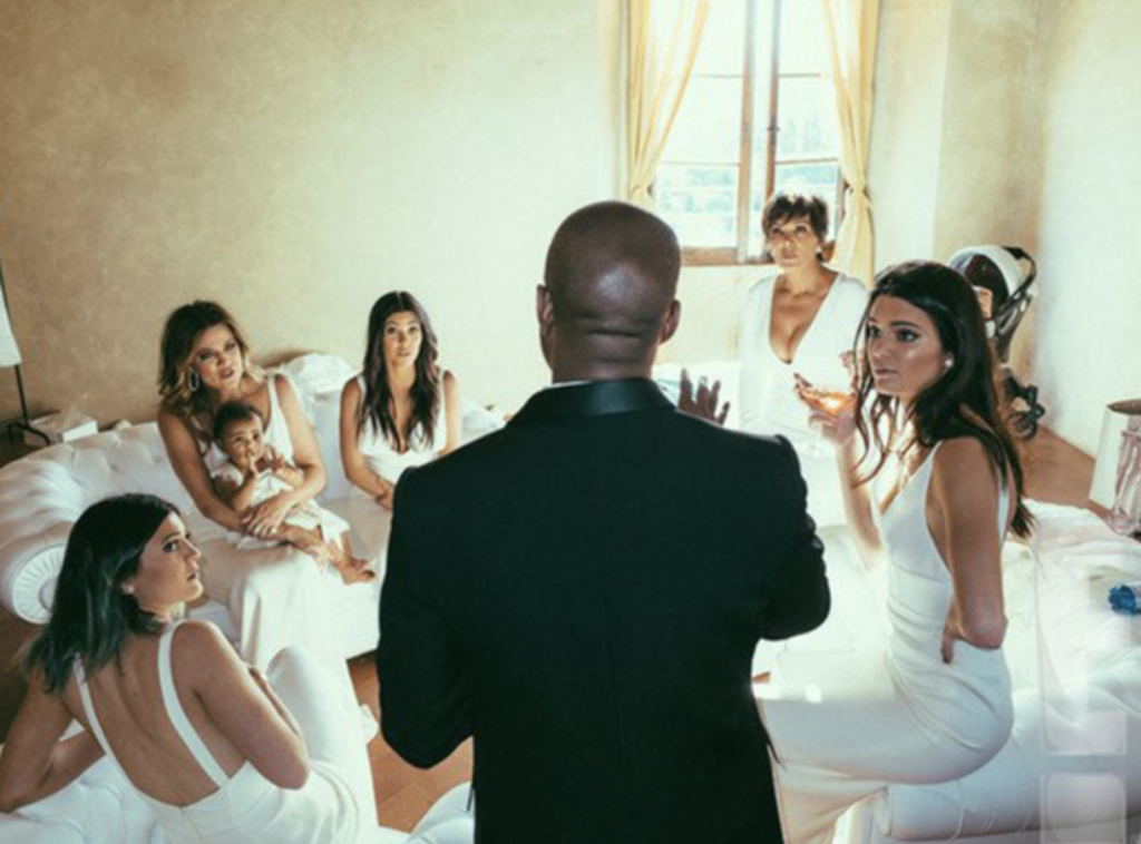 Kim Kardashian elige Yolancris para sus vestidos de invitada