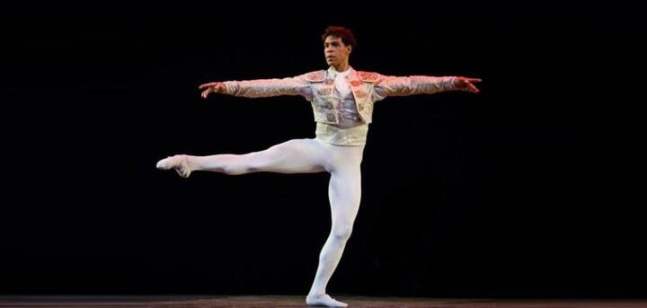 Carlos Acosta bailando