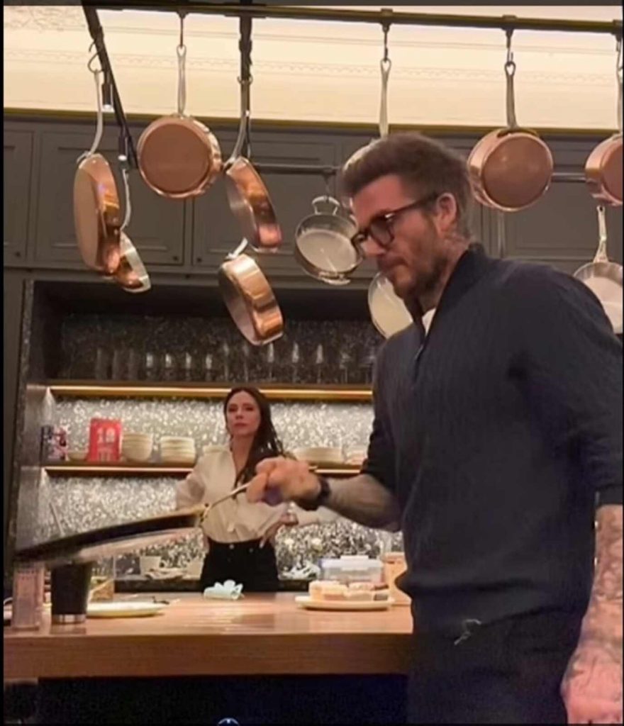 David Beckham cocinando 