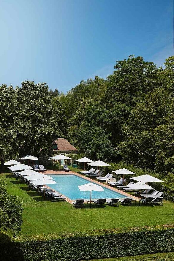 Piscina del hotel Domaine de Primard