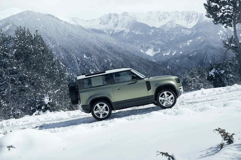 Lateral Land Rover