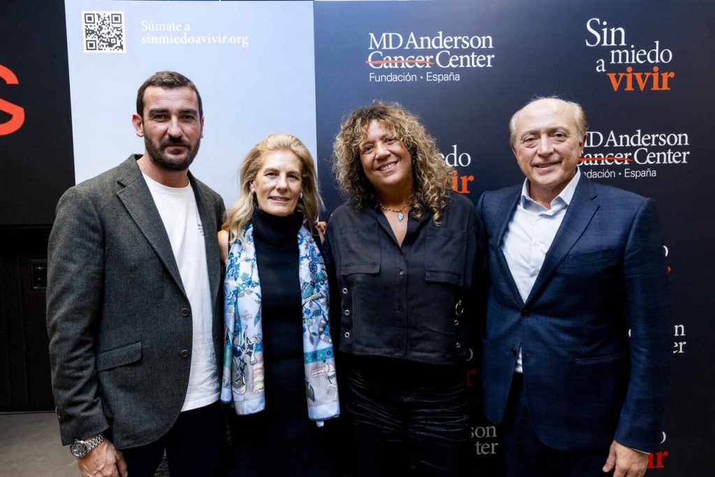 Rosana con miembros de MD Anderson y Havas Media