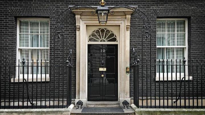 Puerta de Downing Street, 10 de Downing Street