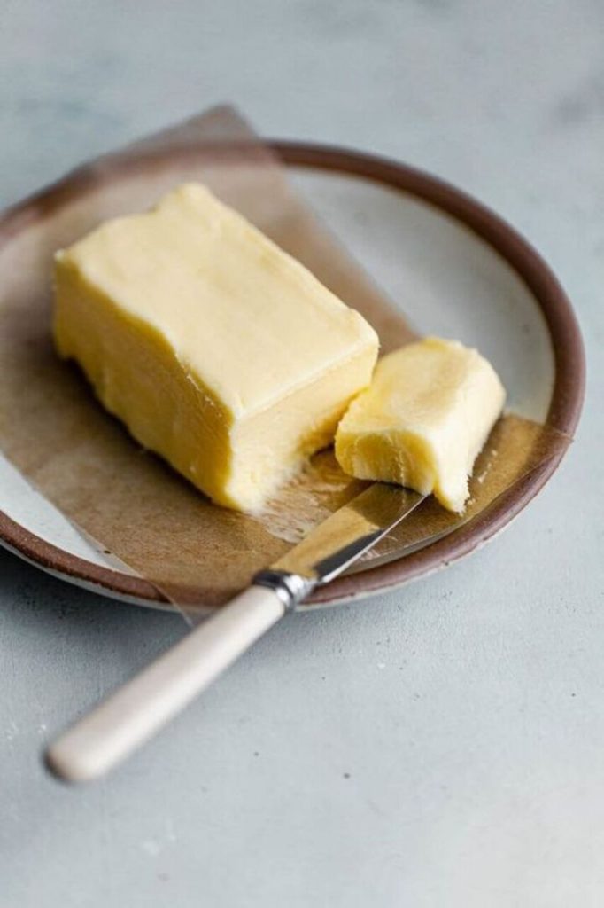 Mantequilla, plato de mantequilla