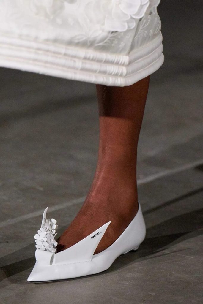 Zapato plano blanco, Prada