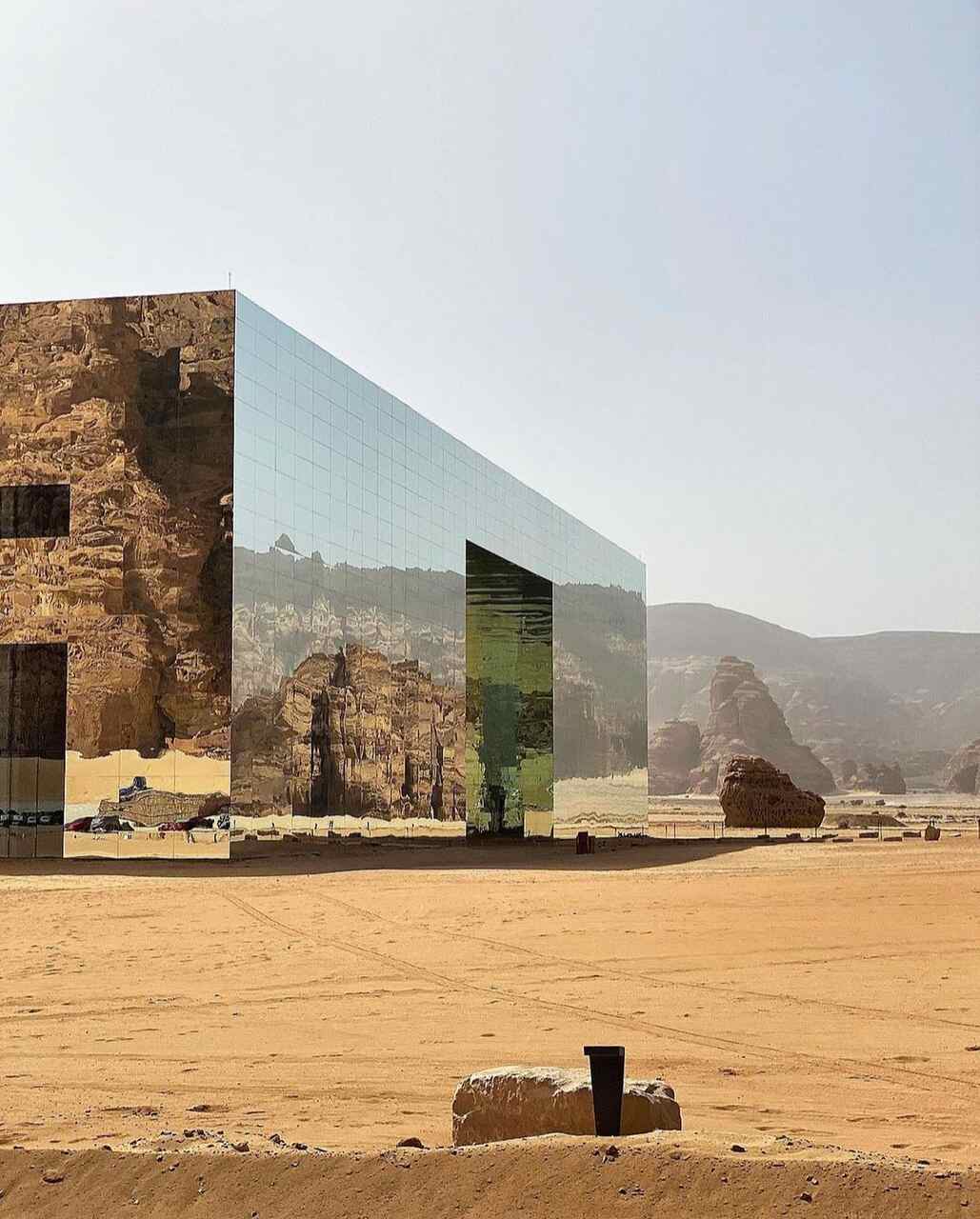 Maraya Concert Hall, Arquitectura, Espejos, Desierto