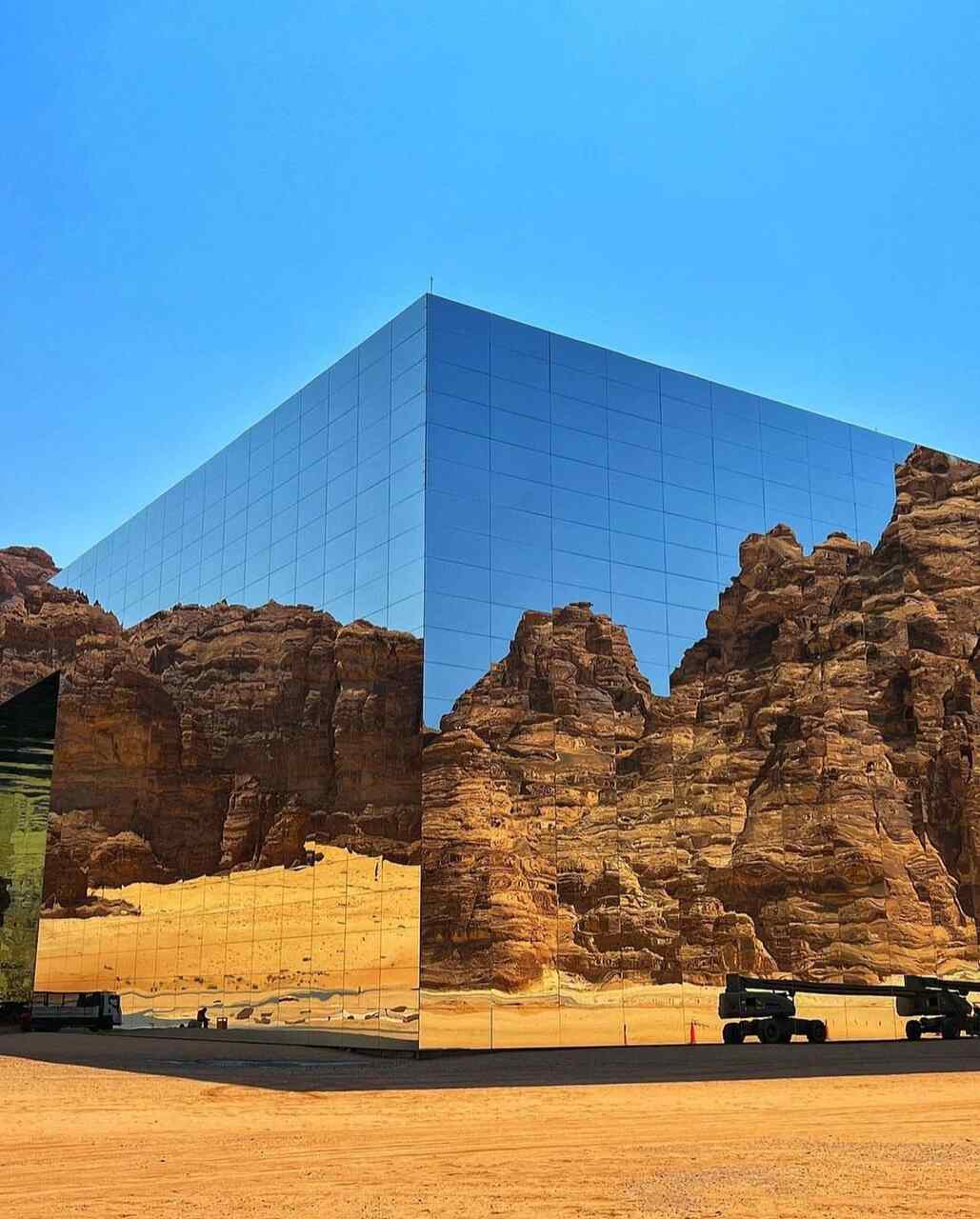 Maraya Concert Hall, Arquitectura, Espejos, Desierto