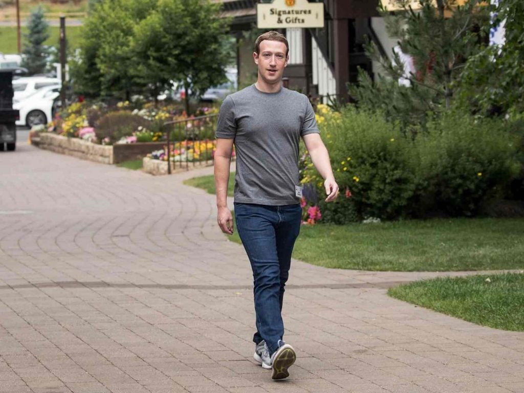 Mark Zuckerberg en la calle