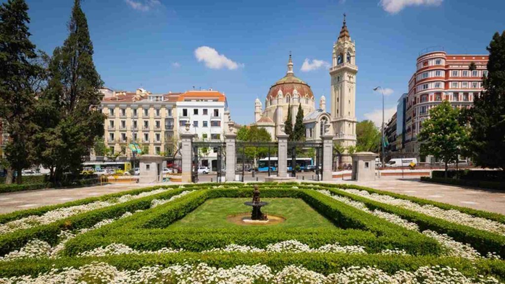 Parque del retiro, Iglesia