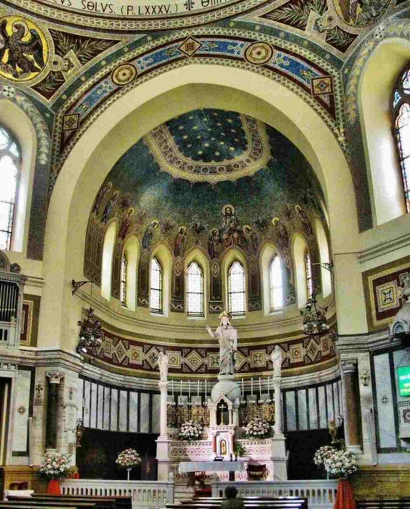 Cúpula interior iglesia Madrid