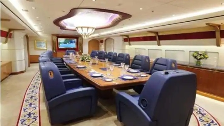 Mesa jet privado Emir de Qatar