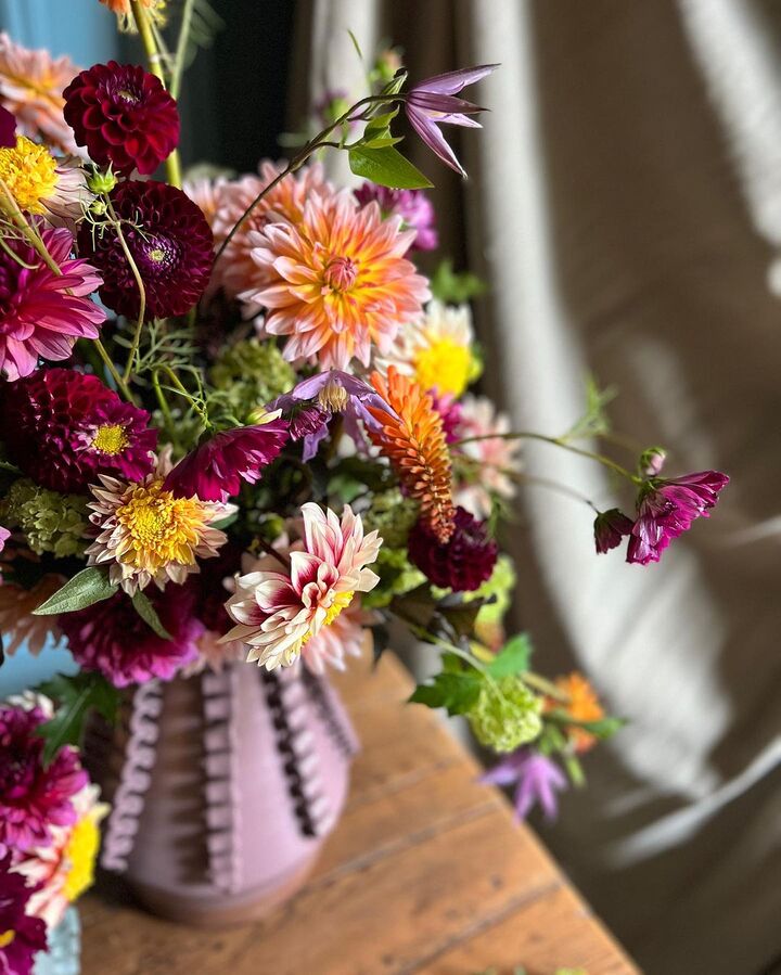 Sally Hambleton, flores