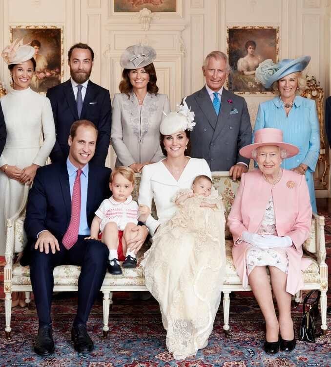 Familia Real Inglaterra Carlos III