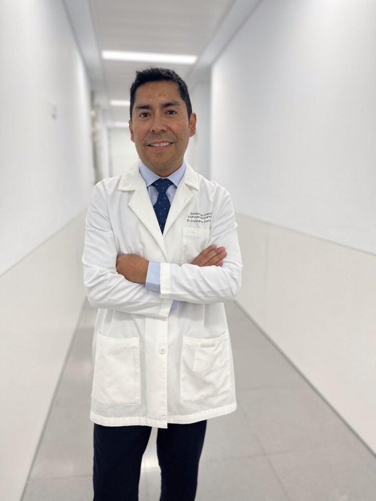 El Dr. Gustavo Salaza, experto en endometriosis