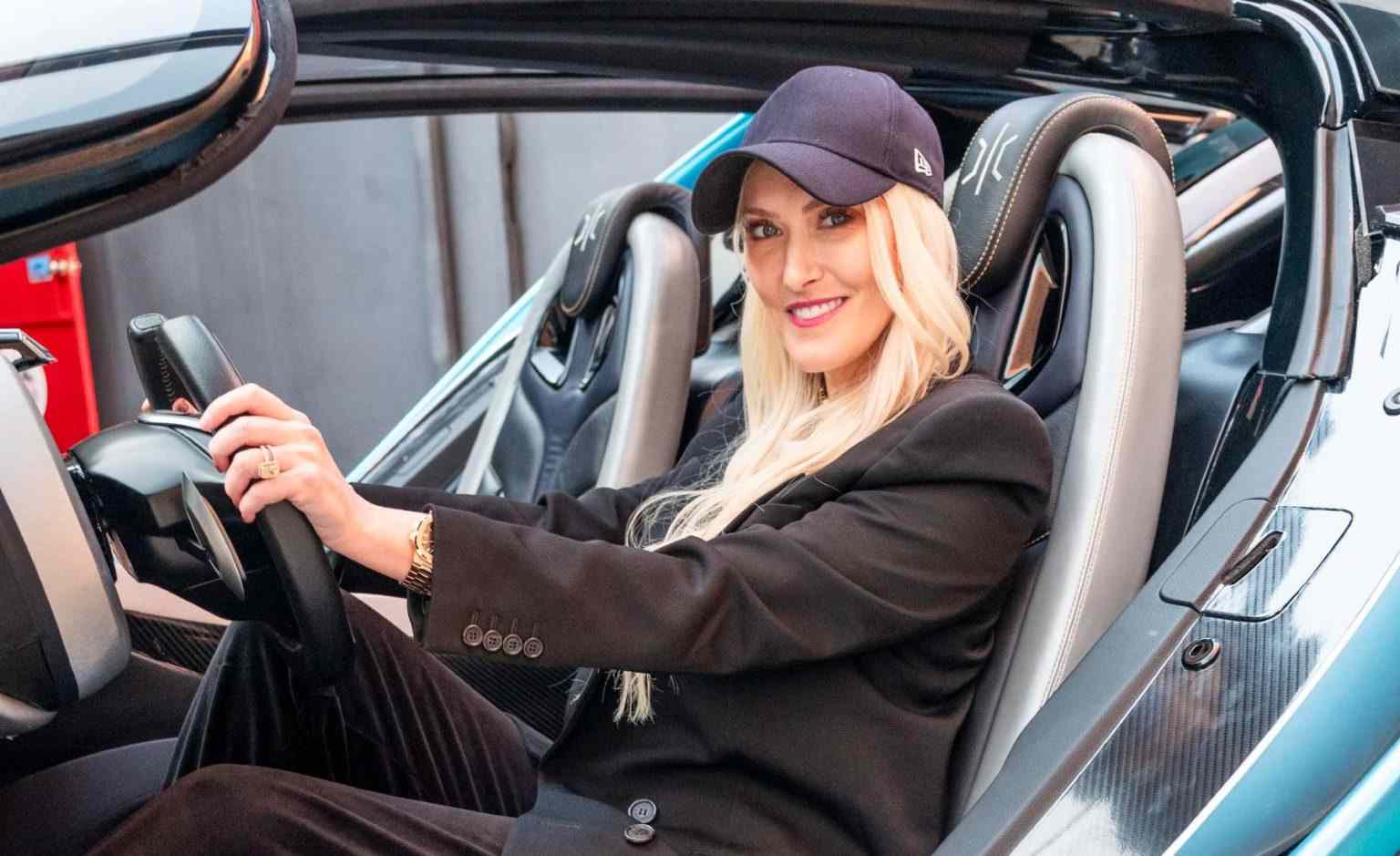 'Supercar Blondie', lanza una plataforma mundial pionera en subastas de coches de lujo