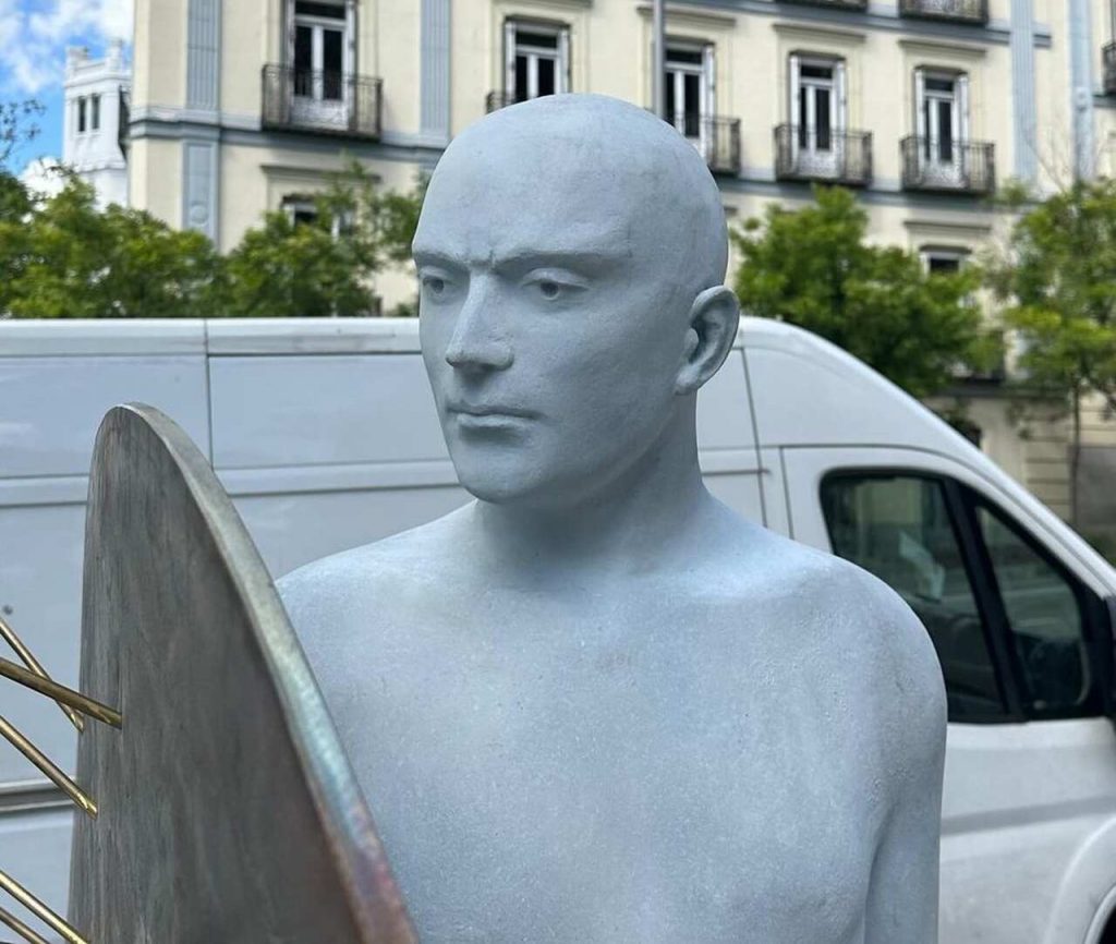 Madrid se llena de esculturas de la artista Aurora Cañero