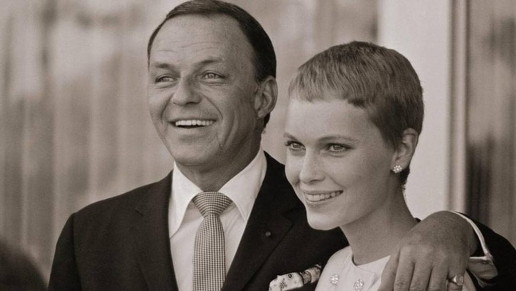 Mia Farrow y Frank Sinatra