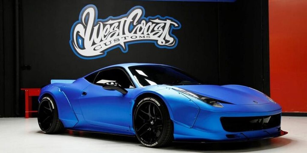 Ferrari customizado de azul de Justin Bieber