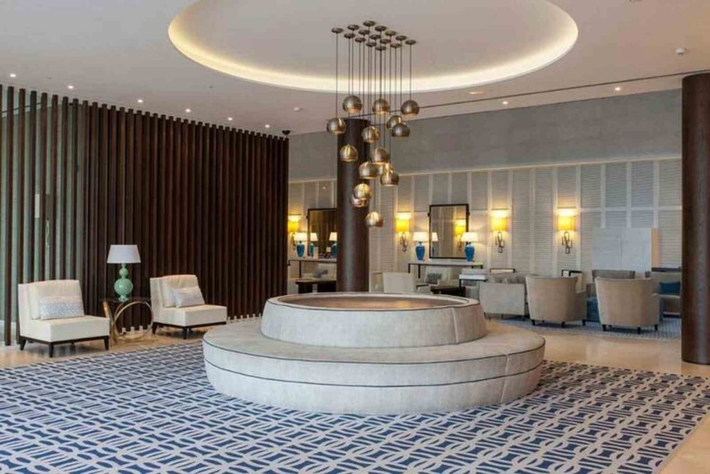 Lobby del hotel de lujo Sardinero en Santander