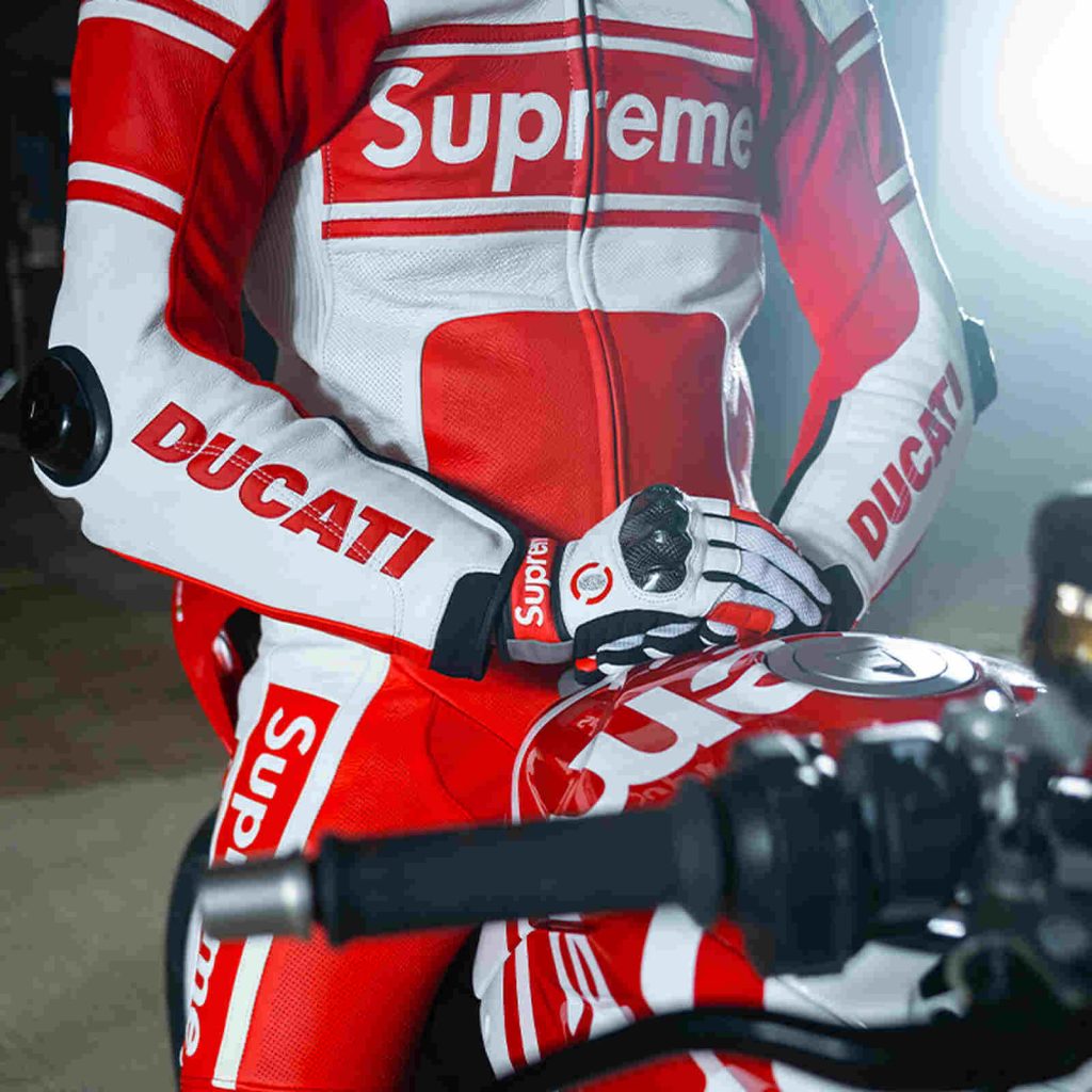 Colaboración de Ducati y Supreme