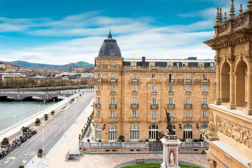 Hotel Maria Cristina, Hoteles donde se alojan los famosos