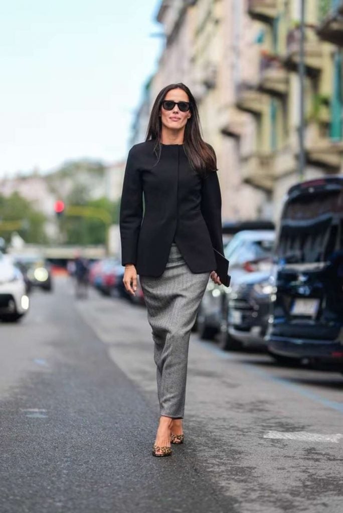 Alex Rivière asistiendo al desfile de Max Mara en la Milan Fashion Week