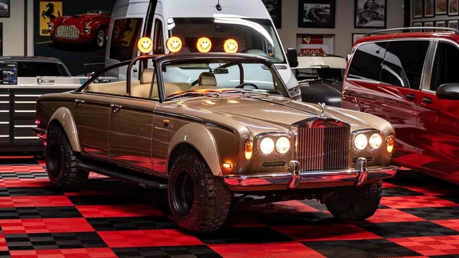 Deportivo Rolls-Royce extravagante de Bad Bunny