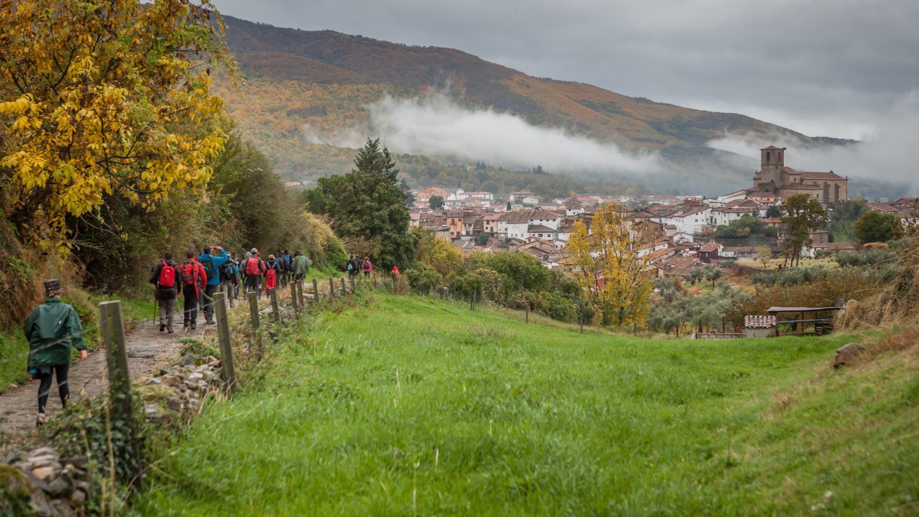 Senderismo, cultura y mucha naturaleza: ven a vivir el Otoño Mágico del Valle del Ambroz