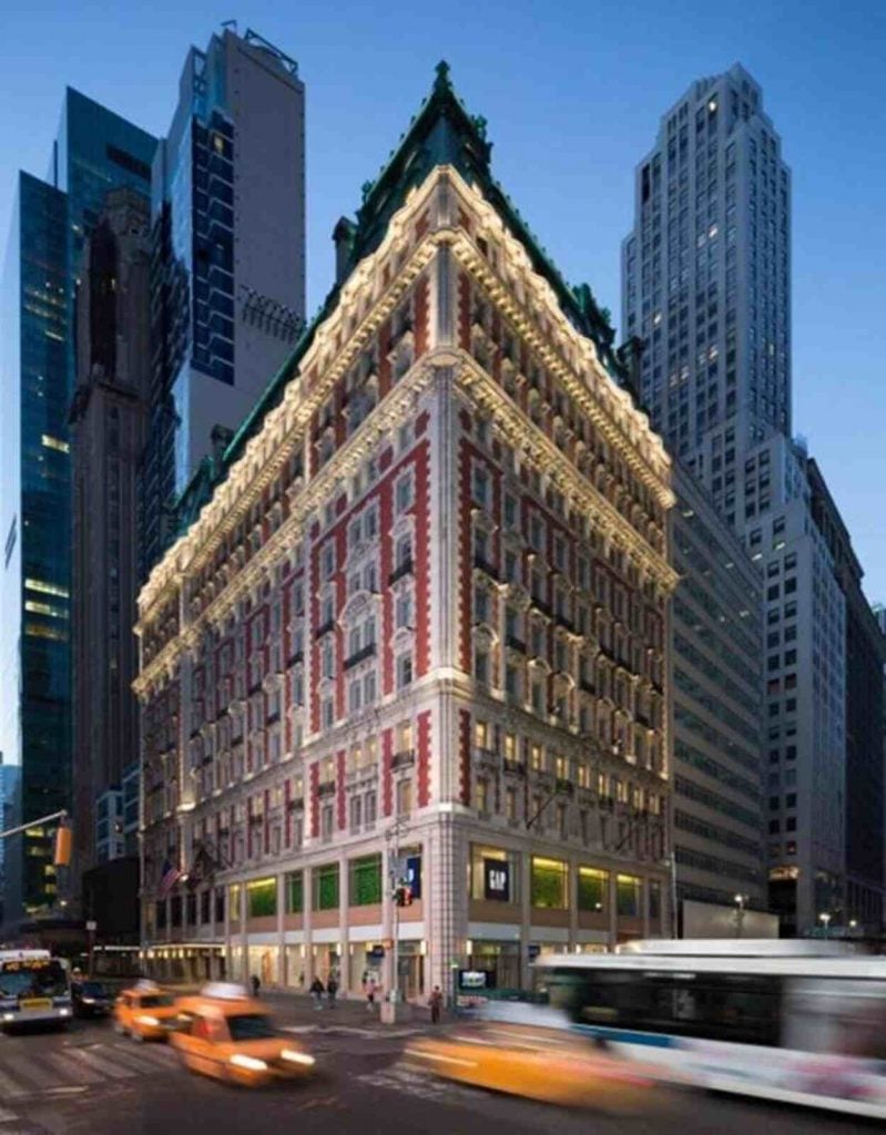 Fachada del hotel Knickerbocker en Nueva York