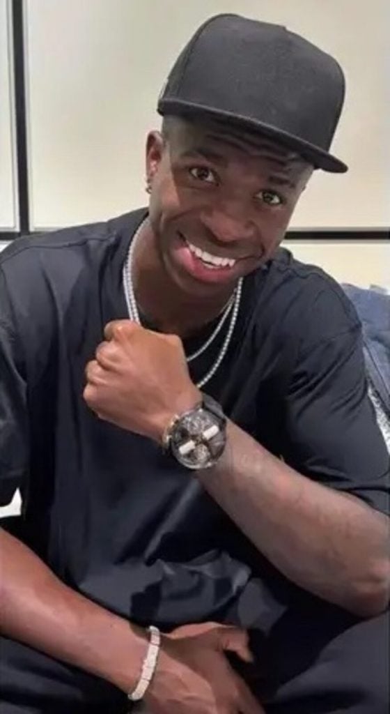 Foto de Vinicius con el reloj