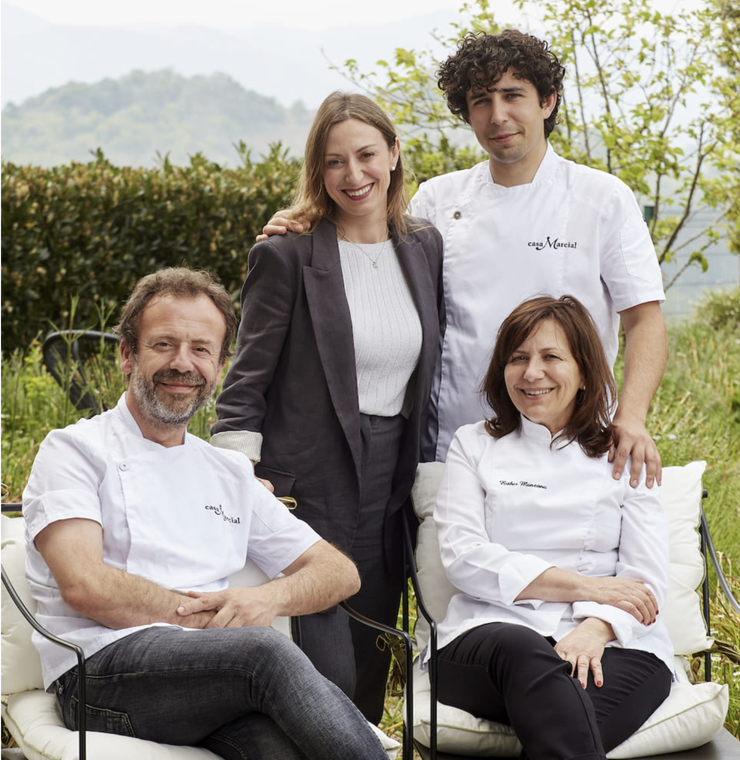 La familia Manzano, con Nacho, Sandra, Esther y Jesús (el hijo de Esther). (Foto: © Casa Marcial)