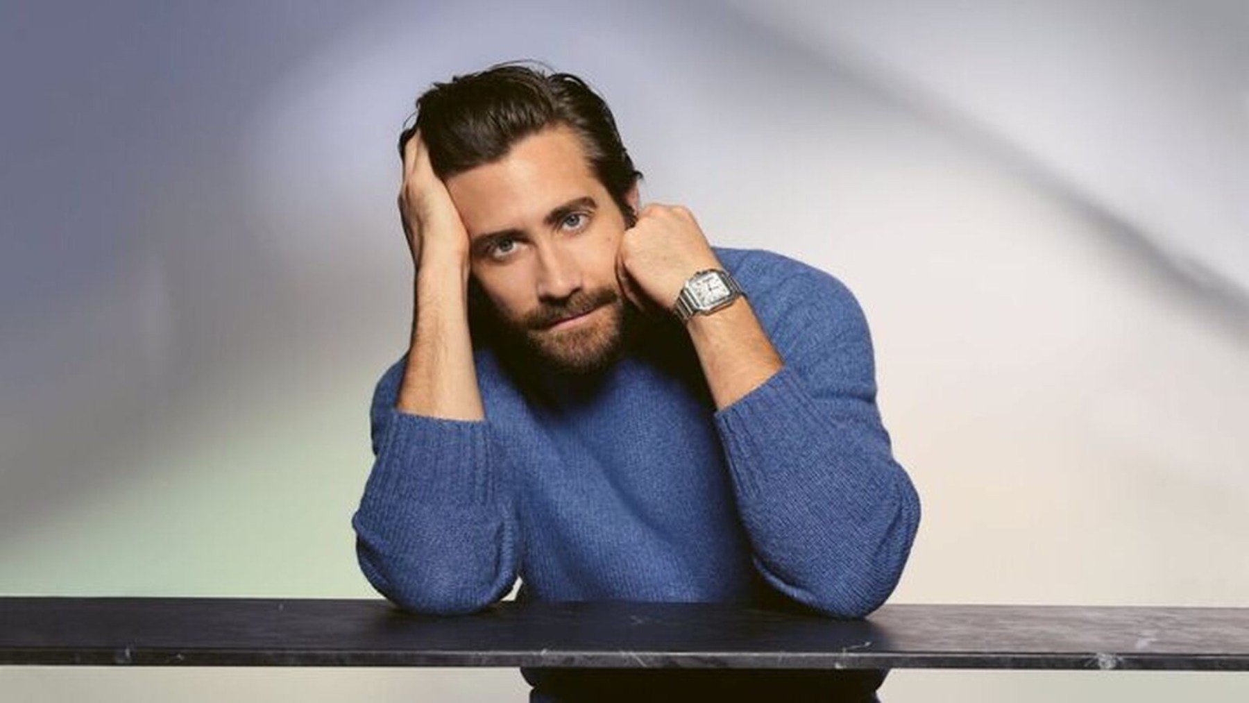 Jake Gyllenhaal con el Santos de Cartier