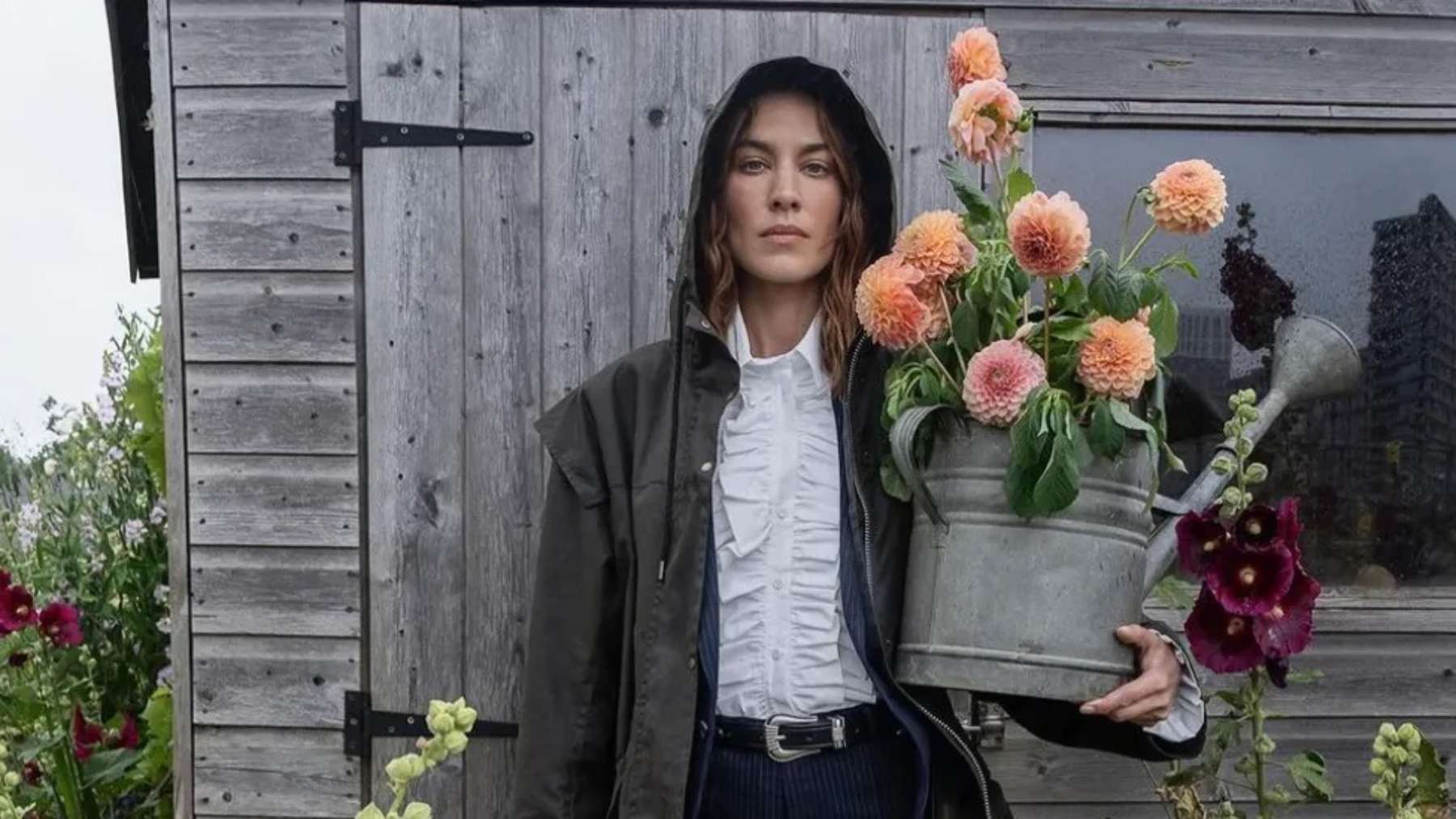 Alexa Chung con una Barbour