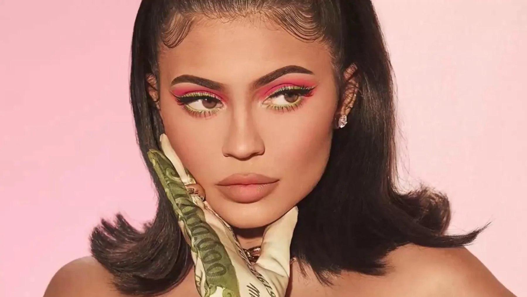 Kylie Jenner maquillada