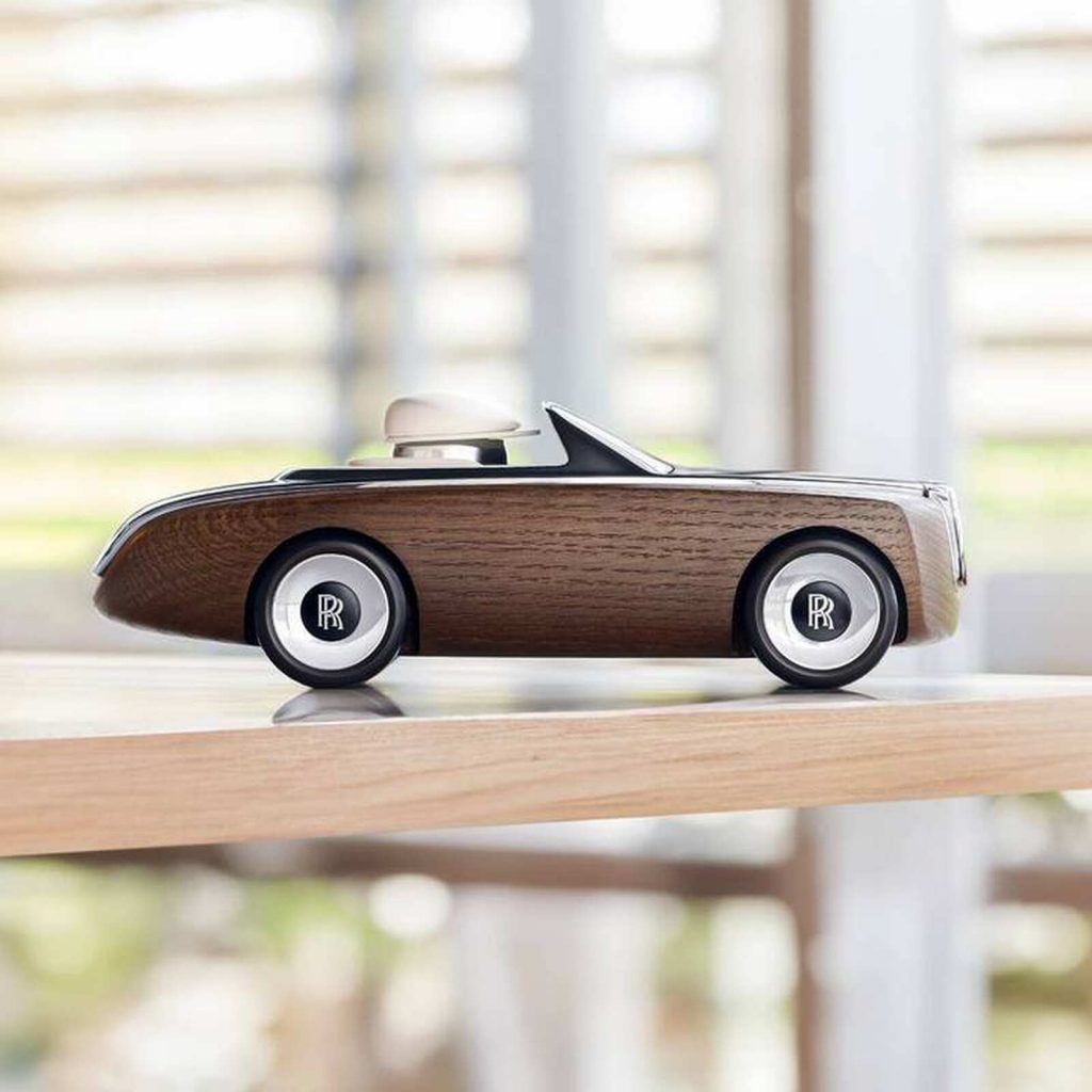 Maqueta de Rolls-Royce de madera