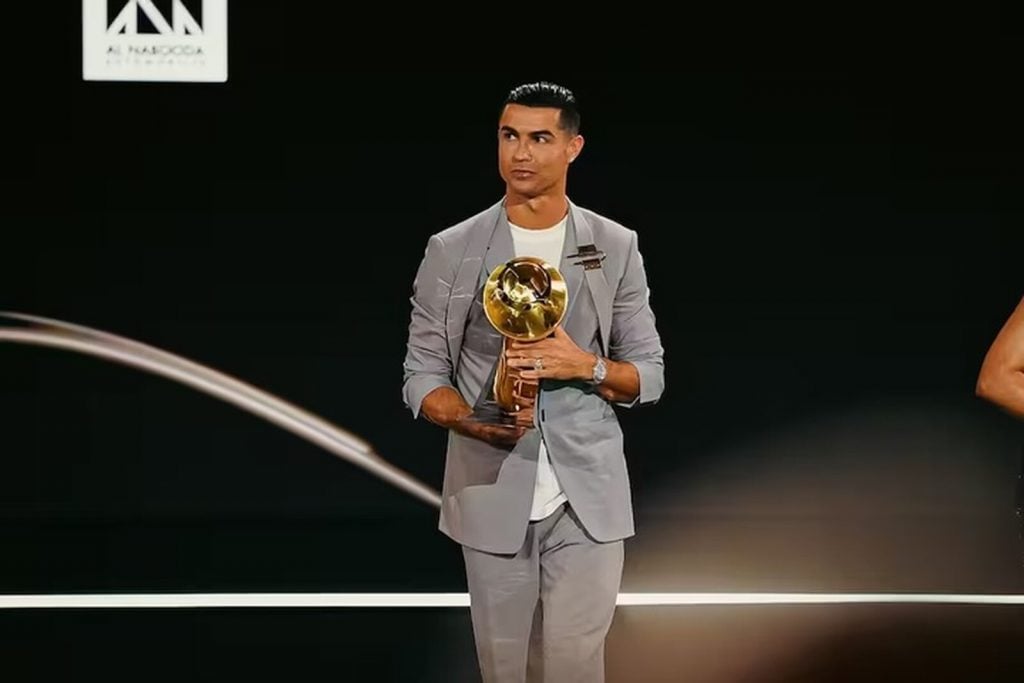 Ronaldo con el premio