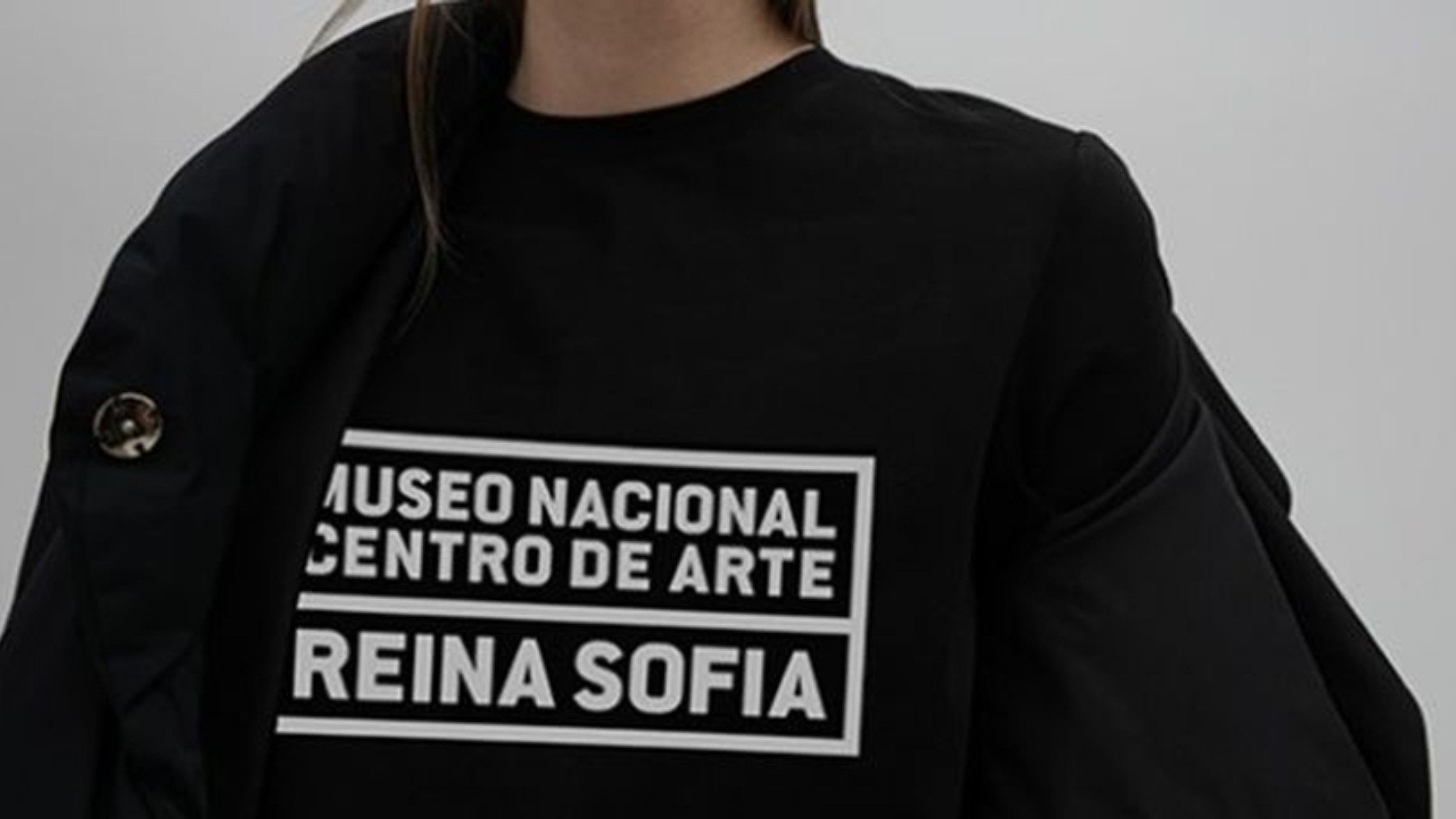 La obra póstuma de Lola Casademunt: los nuevos uniformes del Museo Reina Sofía