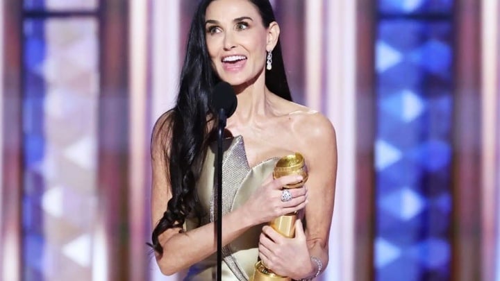 Demi Moore en su discurso de los Globos de Oro 2025