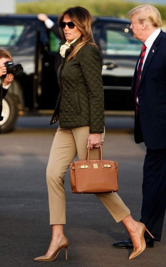 Melania Trump con un birkin marrón